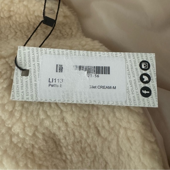 boohoo Sherpa Faux Fur Women’s Vest Size M Cream NWT - Picture 6 of 10